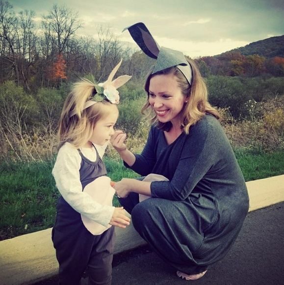 Meet your Posher, Nicole - Picture 1 of 1